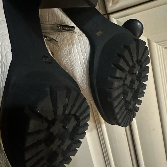 Vince camuto combat boot white leather 8.5 - Picture 3 of 5